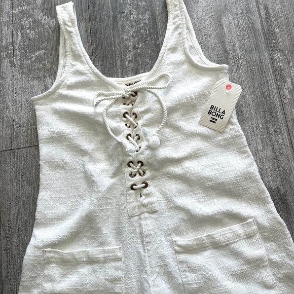 π₯π₯BILLABONG - LACE UP ROMPERπ₯π₯ - Picture 7 of 11